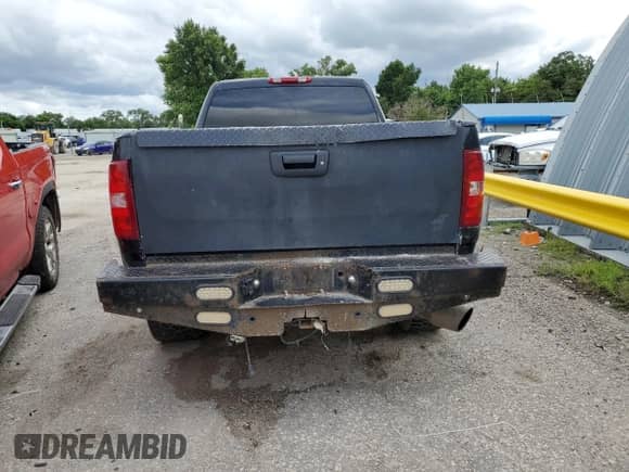 2008 Chevrolet Silverado 2500HD LTZ с VIN 1GCHK23618F103672, выставлен на аукционе Copart как лот 63964635 с пробегом 309 029 миль миль и Списание • Salvage title. История ставок и продаж доступна на DreamBid. Изображение 6.
