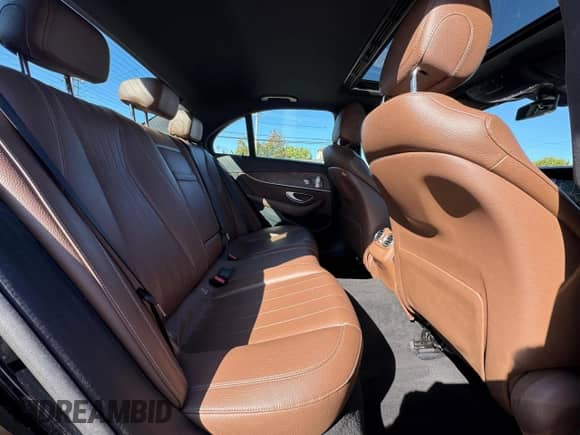 2021 Toyota Camry SE Nightshade z VIN 4T1G11AK9MU613732, wystawiony jako Copart lot #86595425 z przebiegiem 157 836 mil mil oraz Czysty tytuł • Clean title. Historia ofert i sprzedaży dostępna na DreamBid. Obrazek 6.