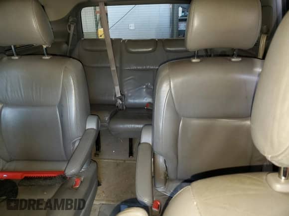 2004 Toyota Sienna XLE z VIN 5TDBA22C84S017513, wystawiony jako Copart lot #70978595 z przebiegiem 252 893 mil mil oraz Czysty tytuł • Clean title. Historia ofert i sprzedaży dostępna na DreamBid. Obrazek 10.