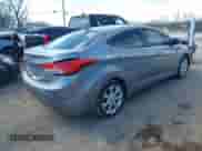 2013 Hyundai Elantra GLS z VIN KMHDH4AE8DU740224, wystawiony jako IAAI lot #41898754 z przebiegiem 61 431 mil mil oraz . Historia ofert i sprzedaży dostępna na DreamBid. Obrazek 4.