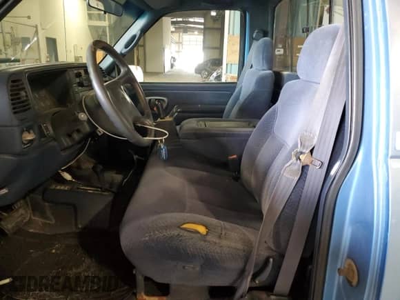 1996 Chevrolet Silverado 2500 с VIN 1GCGK24R1TZ130527, выставлен на аукционе Copart как лот 67178235 с пробегом 212 037 миль миль и Списание • Salvage title. История ставок и продаж доступна на DreamBid. Изображение 7.