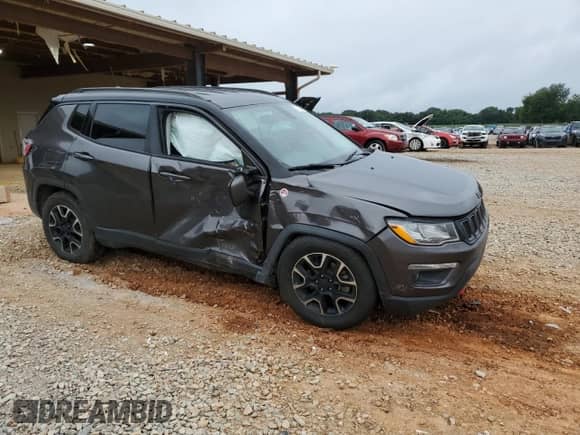 2020 Jeep Compass Trailhawk with VIN 3C4NJDDB7LT163175, listed as a Copart auction lot 68119685 with Not provided miles and Salvage title. Bid and sale history available at DreamBid. Image 4.