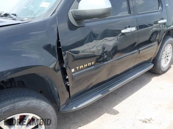 2008 Chevrolet Tahoe 3LT with VIN 1GNFC13088R137897, listed as a IAAI auction lot 42644894 with 256,548 mi miles and . Bid and sale history available at DreamBid. Image 12.