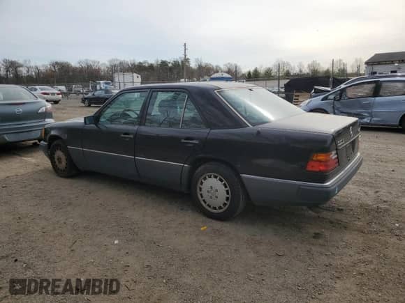 1993 Mercedes-Benz 300 с VIN WDBEA28E5PB835958, выставлен на аукционе Copart как лот 50851925 с пробегом 90 553 миль миль и Чистый • Clean title. История ставок и продаж доступна на DreamBid. Изображение 2.