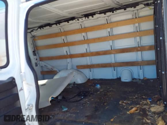 2019 Chevrolet Express Cargo с VIN 1GCWGAFG9K1277324, выставлен на аукционе IAAI как лот 41825028 с пробегом 28 128 миль миль и . История ставок и продаж доступна на DreamBid. Изображение 8.