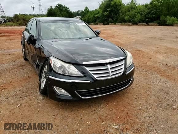 2012 Hyundai Genesis 3.8L with VIN KMHGC4DD5CU183074, listed as a Copart auction lot 68943515 with 123,183 mi miles and Salvage title. Bid and sale history available at DreamBid. Image 13.