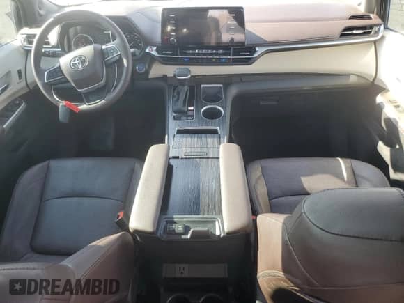 2024 Toyota Sienna Platinum с VIN 5TDERKECXRS215390, выставлен на аукционе Copart как лот 70778605 с пробегом 15 457 миль миль и Списание • Salvage title. История ставок и продаж доступна на DreamBid. Изображение 8.