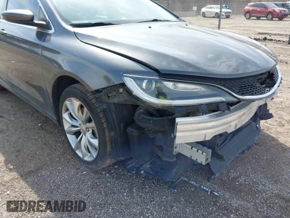 2017 Chrysler 200 Touring z VIN 1C3CCCFB3HN503085, wystawiony jako IAAI lot #41531740 z przebiegiem 140 734 mil mil oraz . Historia ofert i sprzedaży dostępna na DreamBid. Obrazek 17.