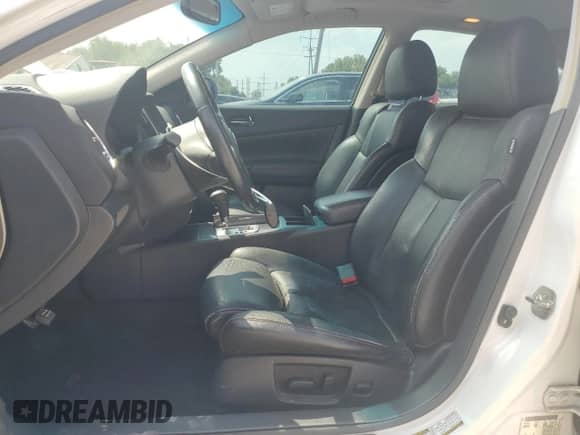 2013 Nissan Maxima S z VIN 1N4AA5AP4DC811563, wystawiony jako Copart lot #68581015 z przebiegiem 152 173 mil mil oraz Czysty tytuł • Clean title. Historia ofert i sprzedaży dostępna na DreamBid. Obrazek 7.