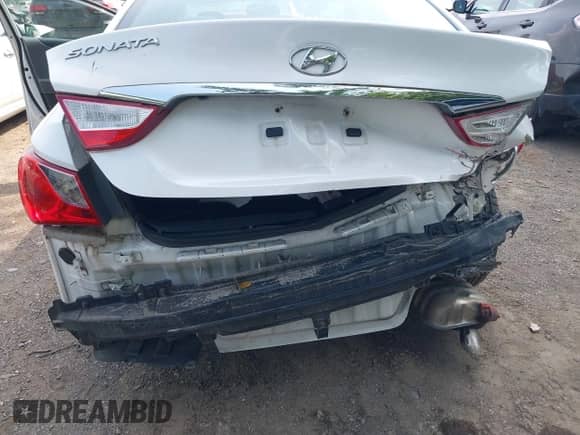 2014 Hyundai Sonata GLS z VIN 5NPEB4ACXEH849644, wystawiony jako IAAI lot #42474779 z przebiegiem 172 640 mil mil oraz . Historia ofert i sprzedaży dostępna na DreamBid. Obrazek 6.