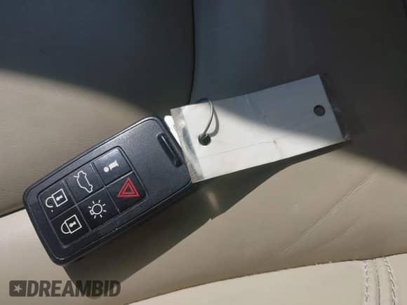 2015 Volvo S60 T5 Premier с VIN YV1612TB0F2301780, выставлен на аукционе IAAI как лот 42229293 с пробегом 104 783 миль миль и . История ставок и продаж доступна на DreamBid. Изображение 11.