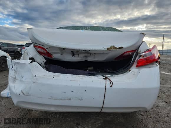 2007 Toyota Camry CE z VIN JTNBE46K373081977, wystawiony jako Copart lot #85546205 z przebiegiem 195 993 mil mil oraz Szkoda całkowita • Salvage title. Historia ofert i sprzedaży dostępna na DreamBid. Obrazek 6.