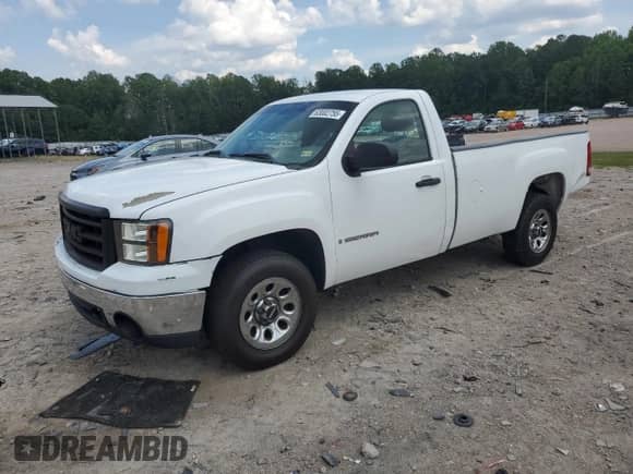 2008 GMC Sierra 1500 Work Truck z VIN 1GTEC14C58Z900651, wystawiony jako Copart lot #63002755 z przebiegiem 311 841 mil mil oraz Czysty tytuł • Clean title. Historia ofert i sprzedaży dostępna na DreamBid. Obrazek 1.
