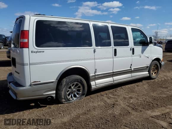 2005 Chevrolet Express Cargo YF7 Upfitter с VIN 1GBFG15T051205550, выставлен на аукционе Copart как лот 50245045 с пробегом 310 774 миль миль и Чистый • Clean title. История ставок и продаж доступна на DreamBid. Изображение 3.