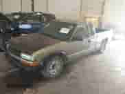 2003 Chevrolet S-10 LS z VIN 1GCCS19X938164933, wystawiony jako IAAI lot #43285501 z przebiegiem 318 365 mil mil oraz . Historia ofert i sprzedaży dostępna na DreamBid. Obrazek 6.