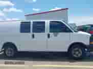 2008 Chevrolet City Express Cargo z VIN 1GCGG25KX81133998, wystawiony jako IAAI lot #42540888 z przebiegiem 233 403 mil mil oraz . Historia ofert i sprzedaży dostępna na DreamBid. Obrazek 13.