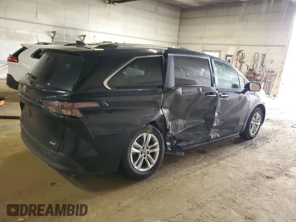 2025 Toyota Sienna XLE z VIN 5TDJSKFC6SS172710, wystawiony jako Copart lot #55451105 z przebiegiem 5 186 mil mil oraz Czysty tytuł • Clean title. Historia ofert i sprzedaży dostępna na DreamBid. Obrazek 3.