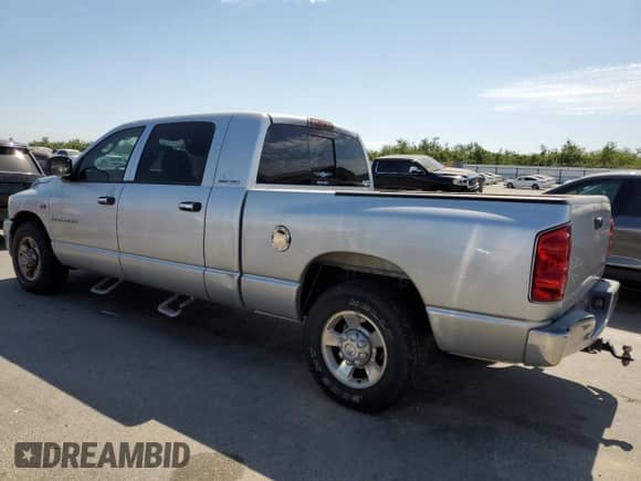 2007 Dodge 1500 SLT z VIN 3D7KR19D57G700294, wystawiony jako Copart lot #63056955 z przebiegiem 117 913 mil mil oraz Szkoda całkowita • Salvage title. Historia ofert i sprzedaży dostępna na DreamBid. Obrazek 2.