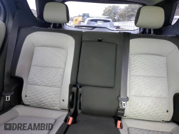 2019 Chevrolet Equinox LS с VIN 2GNAXSEV3K6263911, выставлен на аукционе Copart как лот 84244405 с пробегом 90 911 миль миль и Списание • Salvage title. История ставок и продаж доступна на DreamBid. Изображение 10.