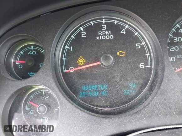 2009 Chevrolet Tahoe LS с VIN 1GNEC13359R213910, выставлен на аукционе IAAI как лот 40803665 с пробегом 201 930 миль миль и . История ставок и продаж доступна на DreamBid. Изображение 15.