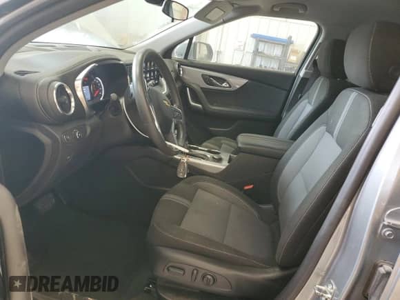 2023 Chevrolet Blazer LT z VIN 3GNKBCR41PS178147, wystawiony jako Copart lot #89576315 z przebiegiem 56 244 mil mil oraz Czysty tytuł • Clean title. Historia ofert i sprzedaży dostępna na DreamBid. Obrazek 7.