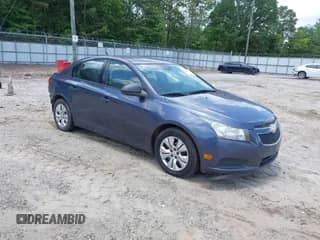 2013 Chevrolet Cruze LS с VIN 1G1PB5SH2D7176823, выставлен на аукционе IAAI как лот 42560746 с пробегом 157 124 миль миль и . История ставок и продаж доступна на DreamBid. Изображение 1.