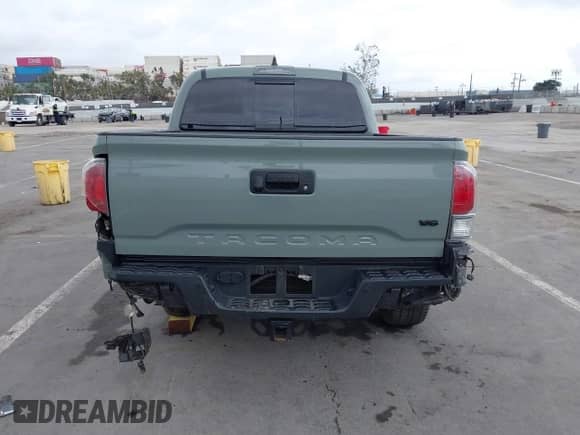 2023 Toyota Tacoma SR z VIN 3TMCZ5ANXPM631484, wystawiony jako IAAI lot #43316224 z przebiegiem 31 823 mil mil oraz . Historia ofert i sprzedaży dostępna na DreamBid. Obrazek 16.
