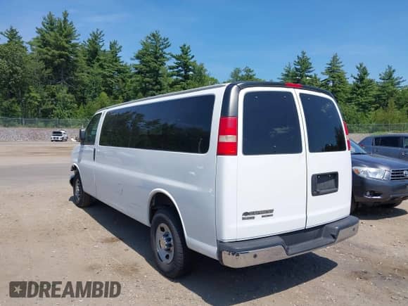 2015 Chevrolet Express Passenger LT с VIN 1GAZG1FG0F1152286, выставлен на аукционе IAAI как лот 42963764 с пробегом 30 155 миль миль и . История ставок и продаж доступна на DreamBid. Изображение 3.