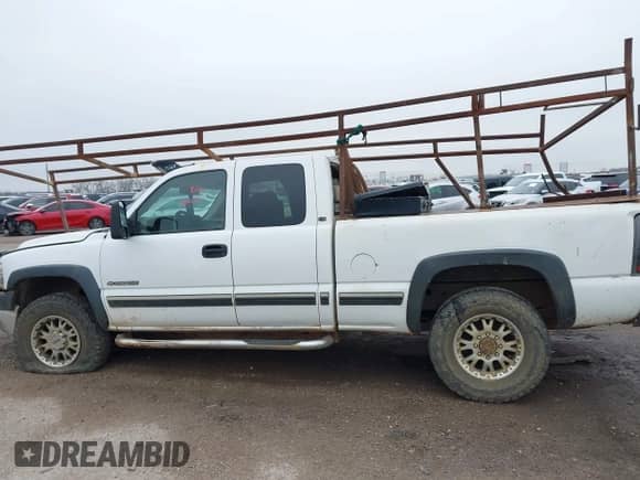 2001 Chevrolet Silverado 2500HD LS with VIN 1GCHC29U31E141693, listed as a IAAI auction lot 41682032 with Not provided miles and . Bid and sale history available at DreamBid. Image 15.