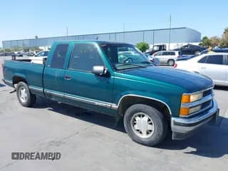 1998 Chevrolet Silverado 1500 z VIN 2GCEC19M1W1260462, wystawiony jako IAAI lot #42407460 z przebiegiem 130 767 mil mil oraz . Historia ofert i sprzedaży dostępna na DreamBid. Obrazek 1.