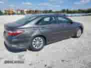 2017 Toyota Camry Hybrid XLE z VIN 4T1BD1FK7HU208050, wystawiony jako Copart lot #82497415 z przebiegiem 79 052 mil mil oraz Szkoda całkowita • Salvage title. Historia ofert i sprzedaży dostępna na DreamBid. Obrazek 3.