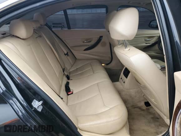 2014 BMW 3 Series 328i xDrive с VIN WBA3B5C5XEP543881, выставлен на аукционе Copart как лот 69576385 с пробегом 147 347 миль миль и Списание • Salvage title. История ставок и продаж доступна на DreamBid. Изображение 10.