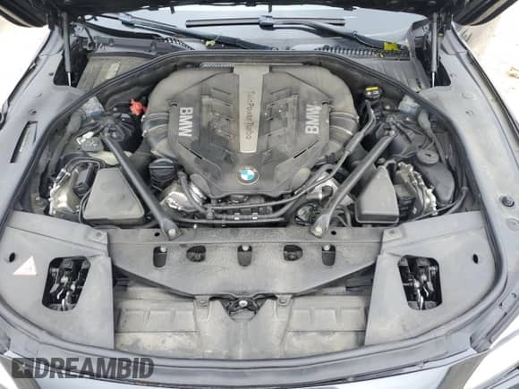 2015 BMW 7 Series 750Li xDrive with VIN WBAYF8C58FD655495, listed as a Copart auction lot 61584405 with 105,249 mi miles and Clean title. Bid and sale history available at DreamBid. Image 11.