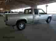 1998 GMC Sierra 1500 z VIN 1GTEC19M6WE521695, wystawiony jako Copart lot #57963205 z przebiegiem 282 910 mil mil oraz Szkoda całkowita • Salvage title. Historia ofert i sprzedaży dostępna na DreamBid. Obrazek 3.