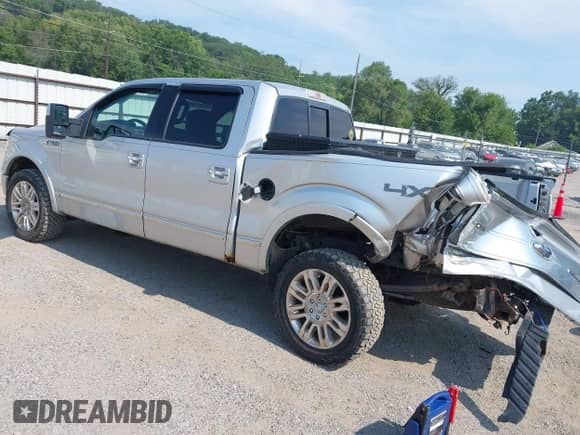 2011 Ford F-150 XLT z VIN 1FTFW1ET2BFD23371, wystawiony jako IAAI lot #42881433 z przebiegiem 175 841 mil mil oraz . Historia ofert i sprzedaży dostępna na DreamBid. Obrazek 3.