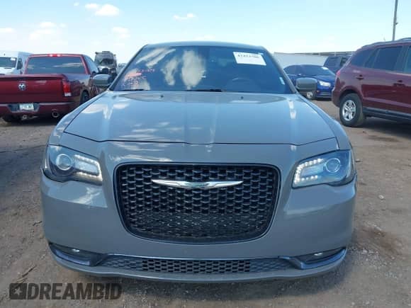 2018 Chrysler 300 S с VIN 2C3CCABG0JH211379, выставлен на аукционе IAAI как лот 42422706 с пробегом 116 894 миль миль и . История ставок и продаж доступна на DreamBid. Изображение 13.