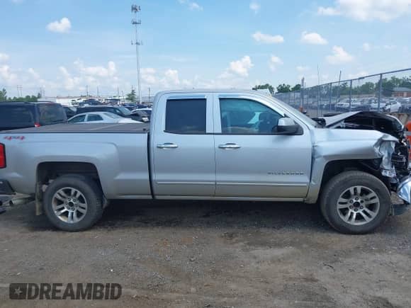 2015 Chevrolet Silverado 1500 LT z VIN 1GCVKREHXFZ431825, wystawiony jako IAAI lot #42714255 z przebiegiem 172 750 mil mil oraz . Historia ofert i sprzedaży dostępna na DreamBid. Obrazek 14.