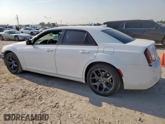 2021 Chrysler 300 S with VIN 2C3CCABG8MH595772, listed as a Copart auction lot 71729225 with 125,625 mi miles and Salvage title. Bid and sale history available at DreamBid. Image 2.