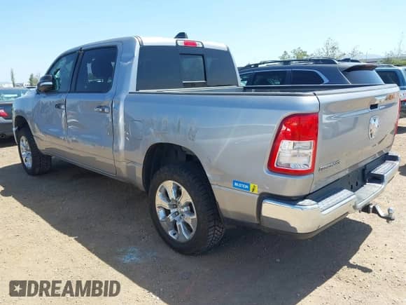 2020 Ram 1500 Big Horn z VIN 1C6RREFG7LN333762, wystawiony jako IAAI lot #42258907 z przebiegiem 51 558 mil mil oraz . Historia ofert i sprzedaży dostępna na DreamBid. Obrazek 3.