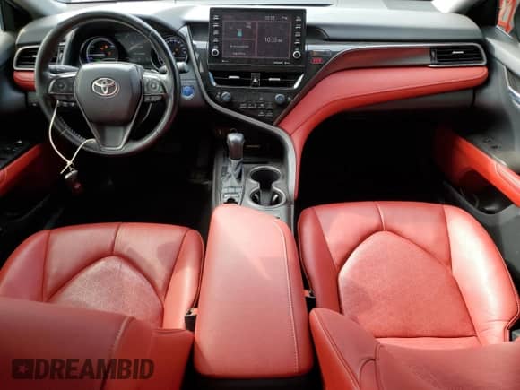 2022 Toyota Camry Hybrid XSE с VIN 4T1K31AK2NU585794, выставлен на аукционе Copart как лот 69546465 с пробегом 177 138 миль миль и Списание • Salvage title. История ставок и продаж доступна на DreamBid. Изображение 8.