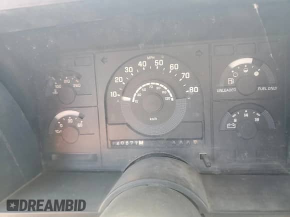 1988 Chevrolet Silverado 1500 z VIN 1GCDC1424JZ220200, wystawiony jako Copart lot #60512284 z przebiegiem 140 877 mil mil oraz Czysty tytuł • Clean title. Historia ofert i sprzedaży dostępna na DreamBid. Obrazek 9.