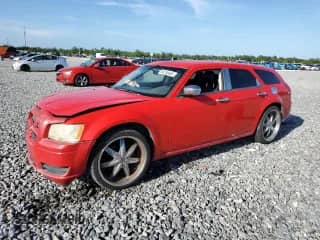 2008 Dodge Magnum with VIN 2D4FV47T68H111844, listed as a Copart auction lot 60746465 with 197,076 mi miles and Salvage title. Bid and sale history available at DreamBid. Image 1.