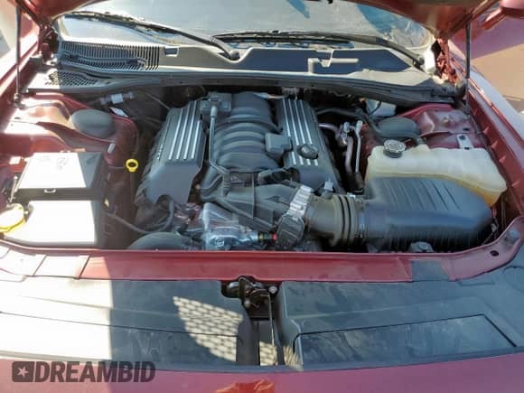 2022 Dodge Challenger R/T Scat Pack Widebody z VIN 2C3CDZFJ8NH212190, wystawiony jako Copart lot #69631525 z przebiegiem 31 214 mil mil oraz Czysty tytuł • Clean title. Historia ofert i sprzedaży dostępna na DreamBid. Obrazek 11.