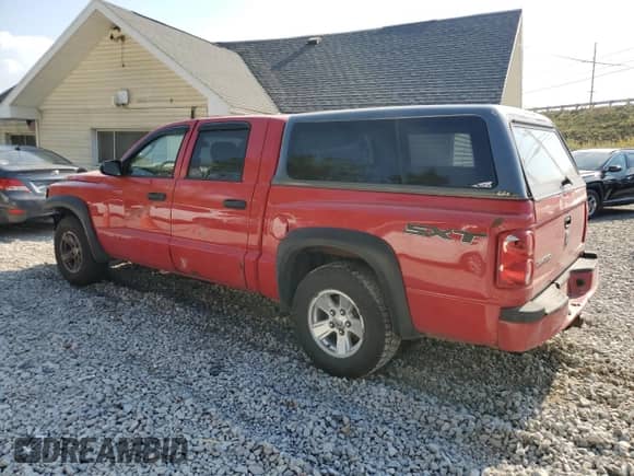2008 Dodge Dakota SXT with VIN 1D7HE38K18S525408, listed as a Copart auction lot 81101825 with 192,648 mi miles and Salvage title. Bid and sale history available at DreamBid. Image 2.
