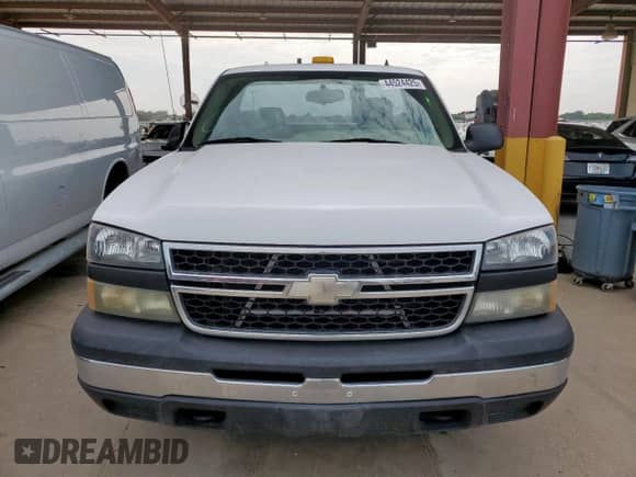 2007 Chevrolet Silverado 1500 Work Truck with VIN 1GCEC14X27Z149154, listed as a Copart auction lot 44524425 with 133,753 mi miles and Clean title. Bid and sale history available at DreamBid. Image 5.
