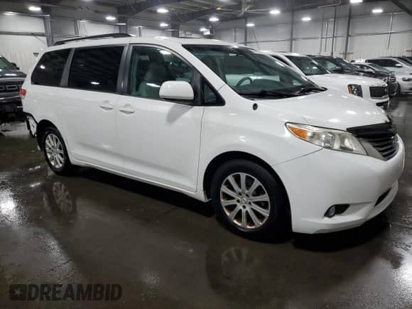 2013 Toyota Sienna XLE AAS z VIN 5TDYK3DCXDS301834, wystawiony jako Copart lot #83844755 z przebiegiem 154 282 mil mil oraz Szkoda całkowita • Salvage title. Historia ofert i sprzedaży dostępna na DreamBid. Obrazek 4.