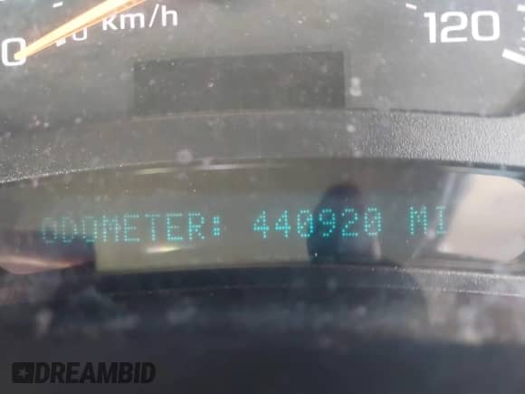 2005 GMC Sierra 1500 SLT z VIN 2GTEC13T251100136, wystawiony jako IAAI lot #41031903 z przebiegiem 440 920 mil mil oraz . Historia ofert i sprzedaży dostępna na DreamBid. Obrazek 7.