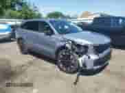 2025 Kia Sorento EX с VIN 5XYRH4JFXSG386370, выставлен на аукционе Copart как лот 63491645 с пробегом 1 442 миль миль и Списание • Salvage title. История ставок и продаж доступна на DreamBid. Изображение 4.