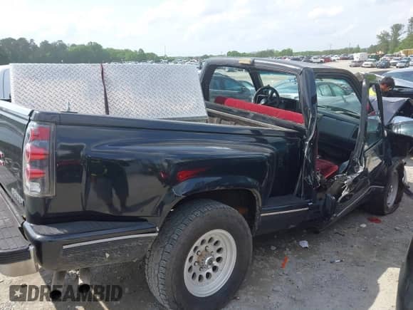 1989 GMC Sierra 1500 z VIN 1GTDK14K2KZ529560, wystawiony jako IAAI lot #42118820 z przebiegiem 274 585 mil mil oraz . Historia ofert i sprzedaży dostępna na DreamBid. Obrazek 13.