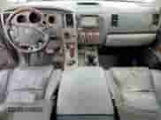 2012 Toyota Tundra Limited z VIN 5TFFY5F10CX128010, wystawiony jako Copart lot #71779725 z przebiegiem 309 990 mil mil oraz Szkoda całkowita • Salvage title. Historia ofert i sprzedaży dostępna na DreamBid. Obrazek 8.